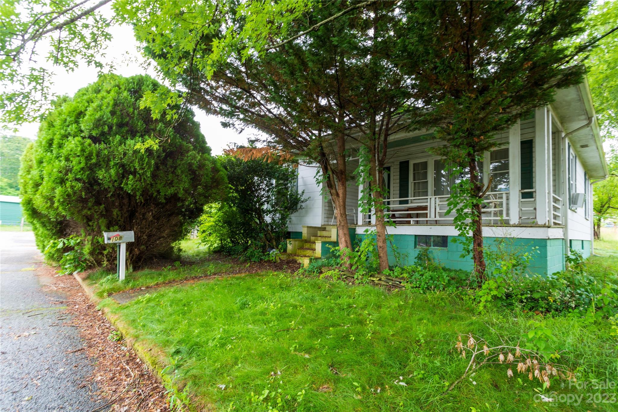 108 Young Street Swannanoa NC 28778