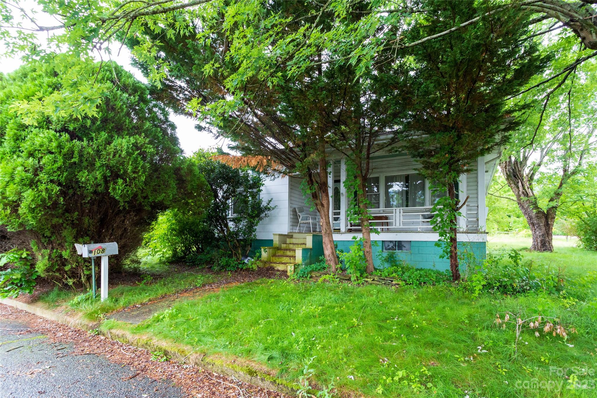 108 Young Street Swannanoa NC 28778