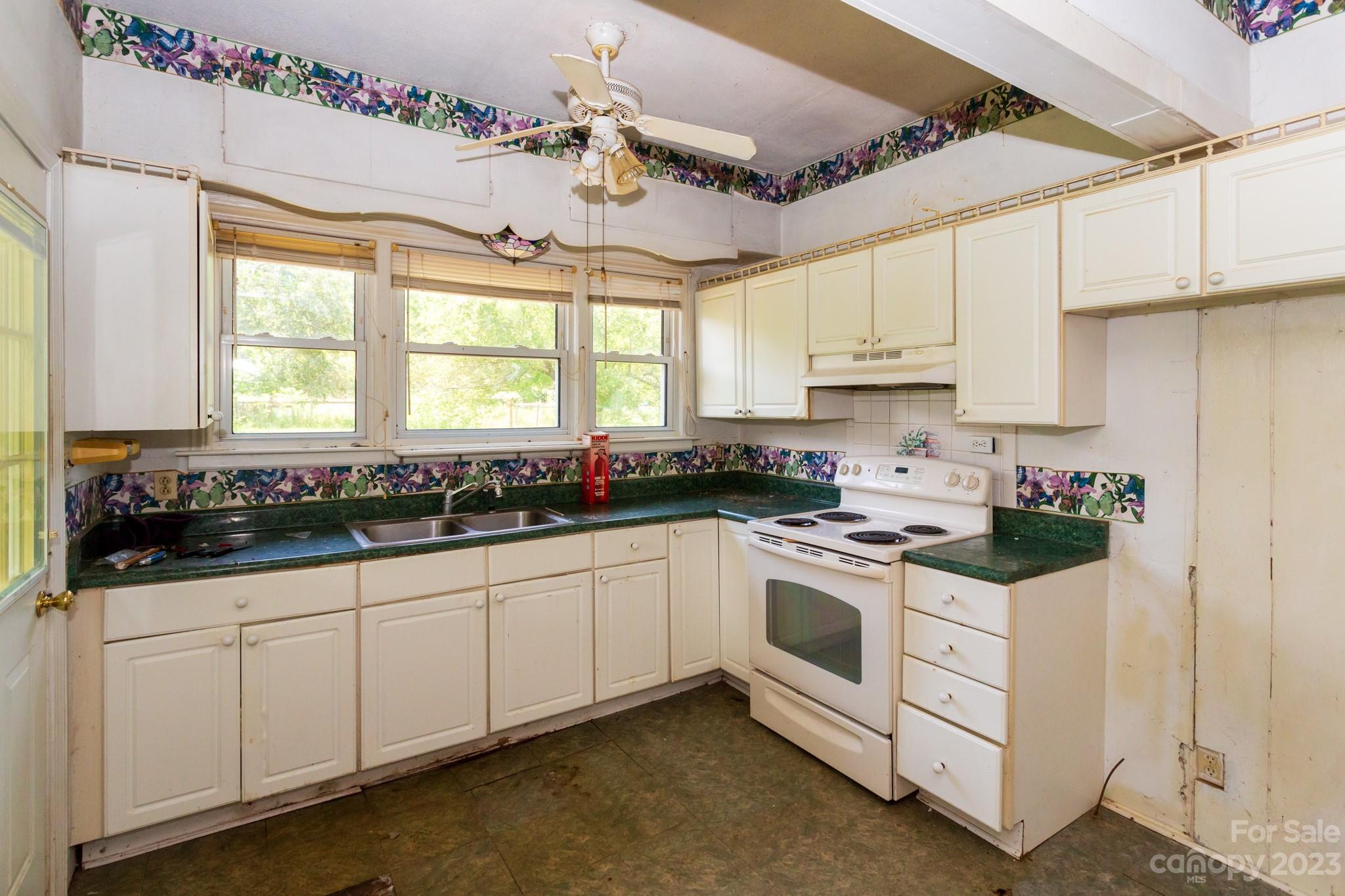 108 Young Street Swannanoa NC 28778