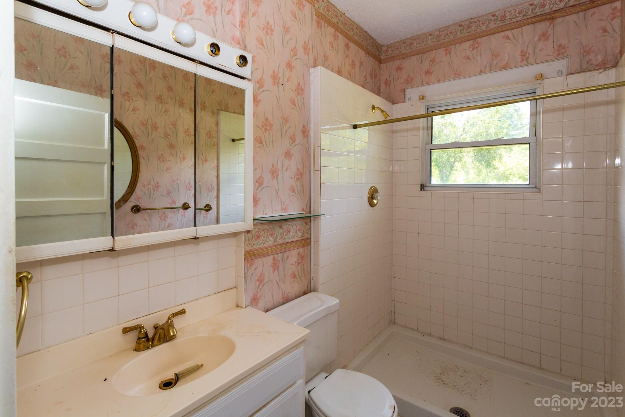 108 Young Street Swannanoa NC 28778