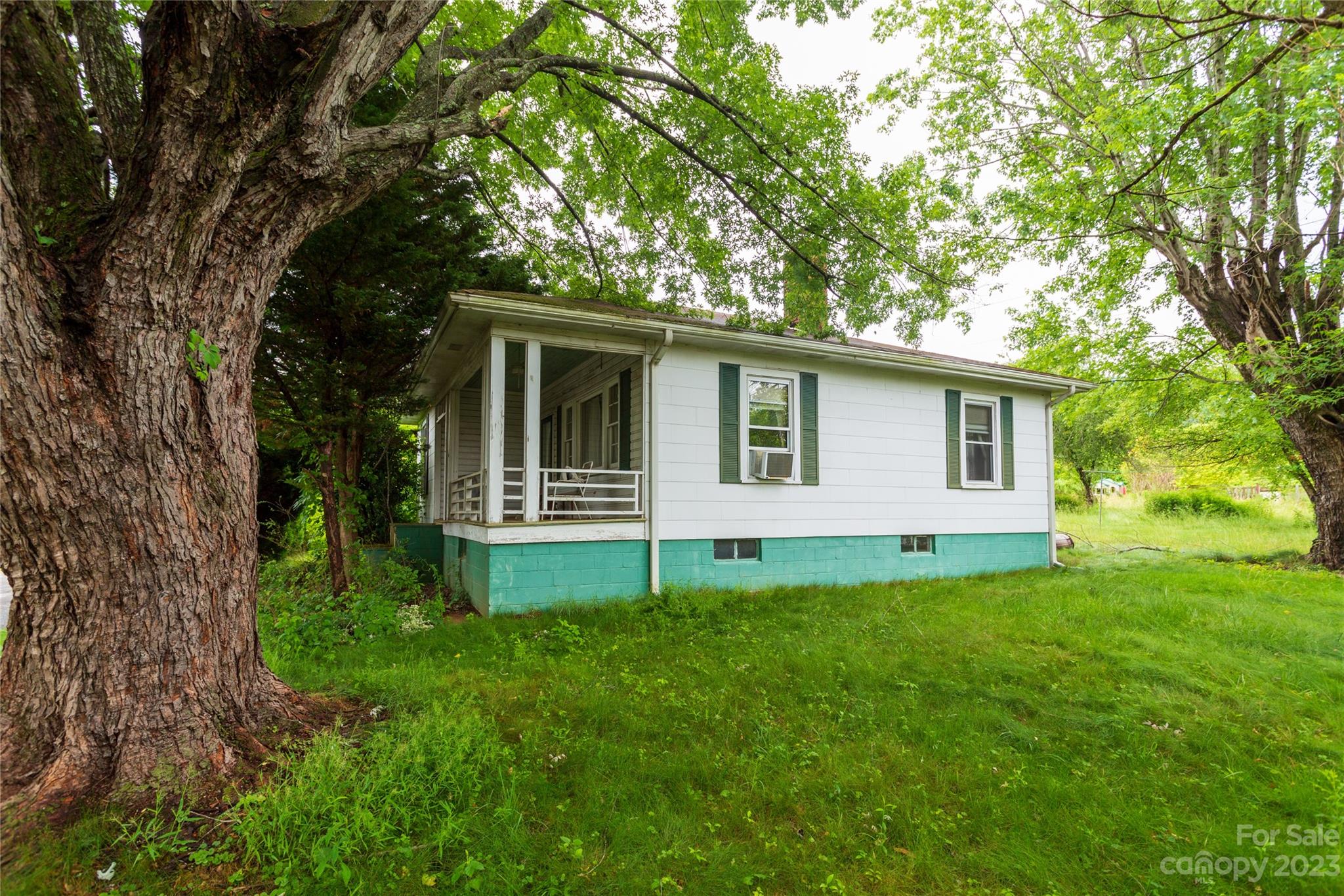 108 Young Street Swannanoa NC 28778