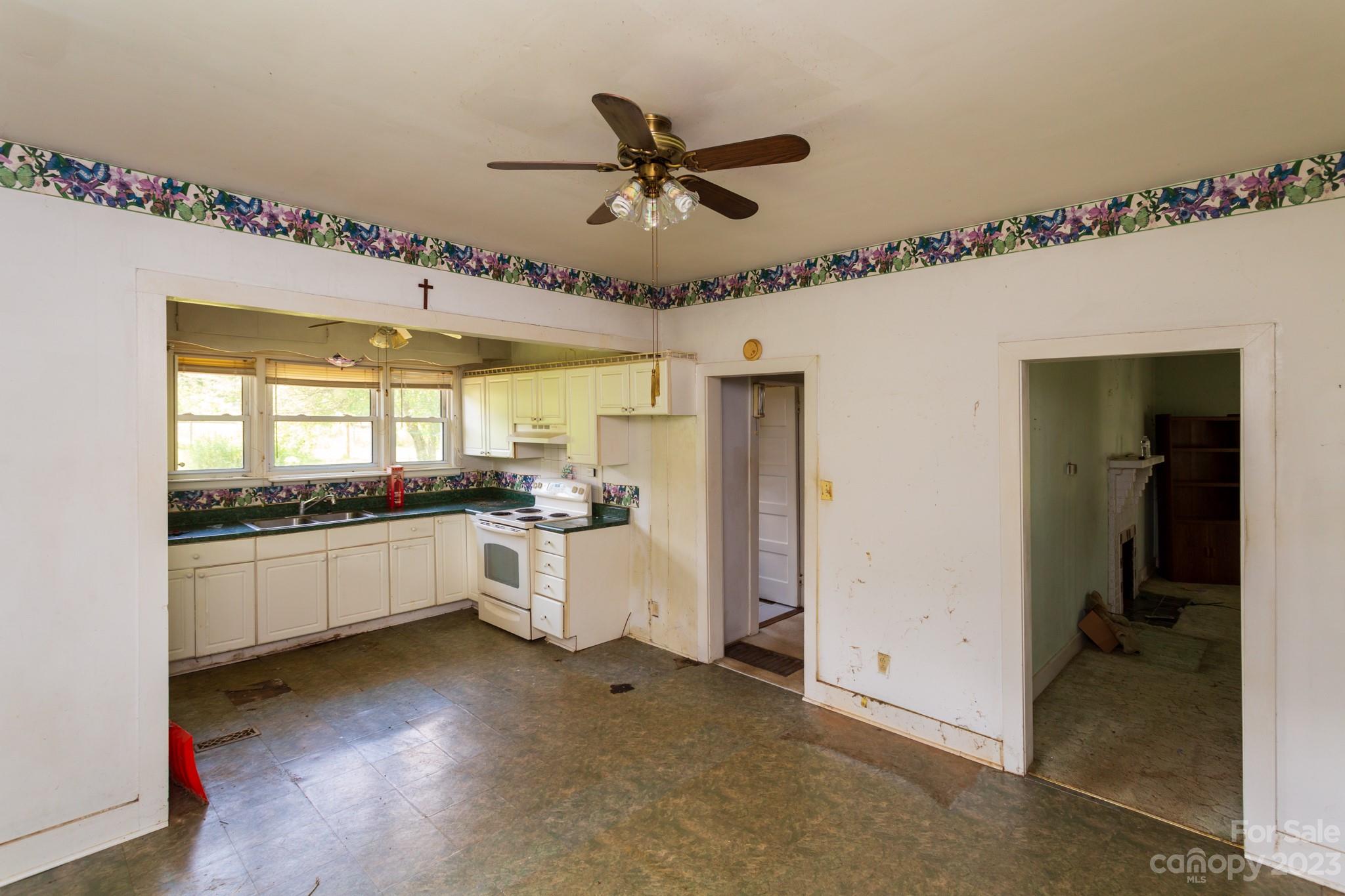 108 Young Street Swannanoa NC 28778