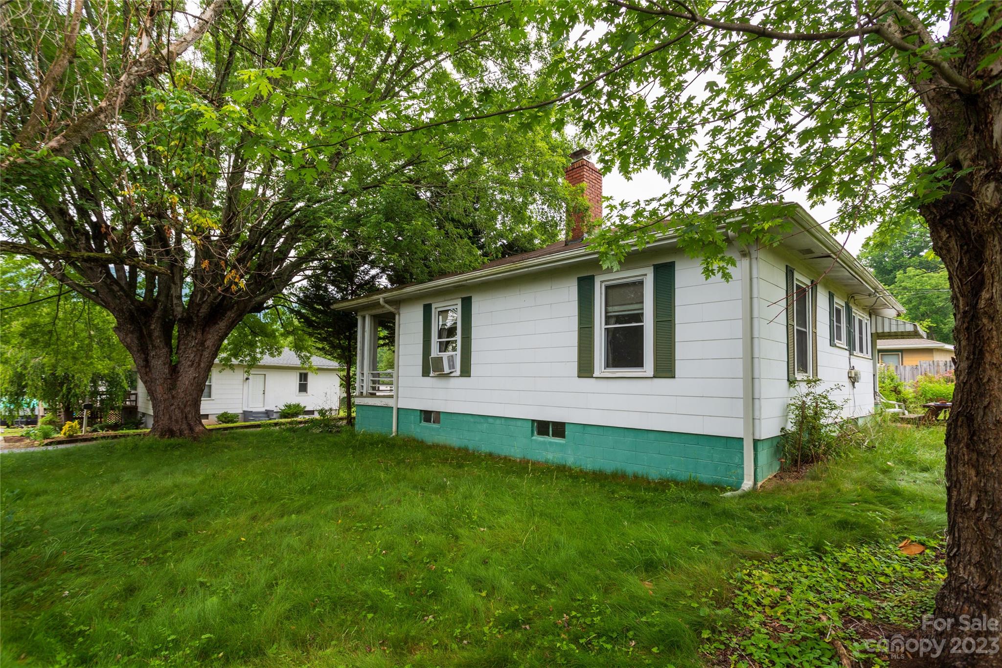 108 Young Street Swannanoa NC 28778