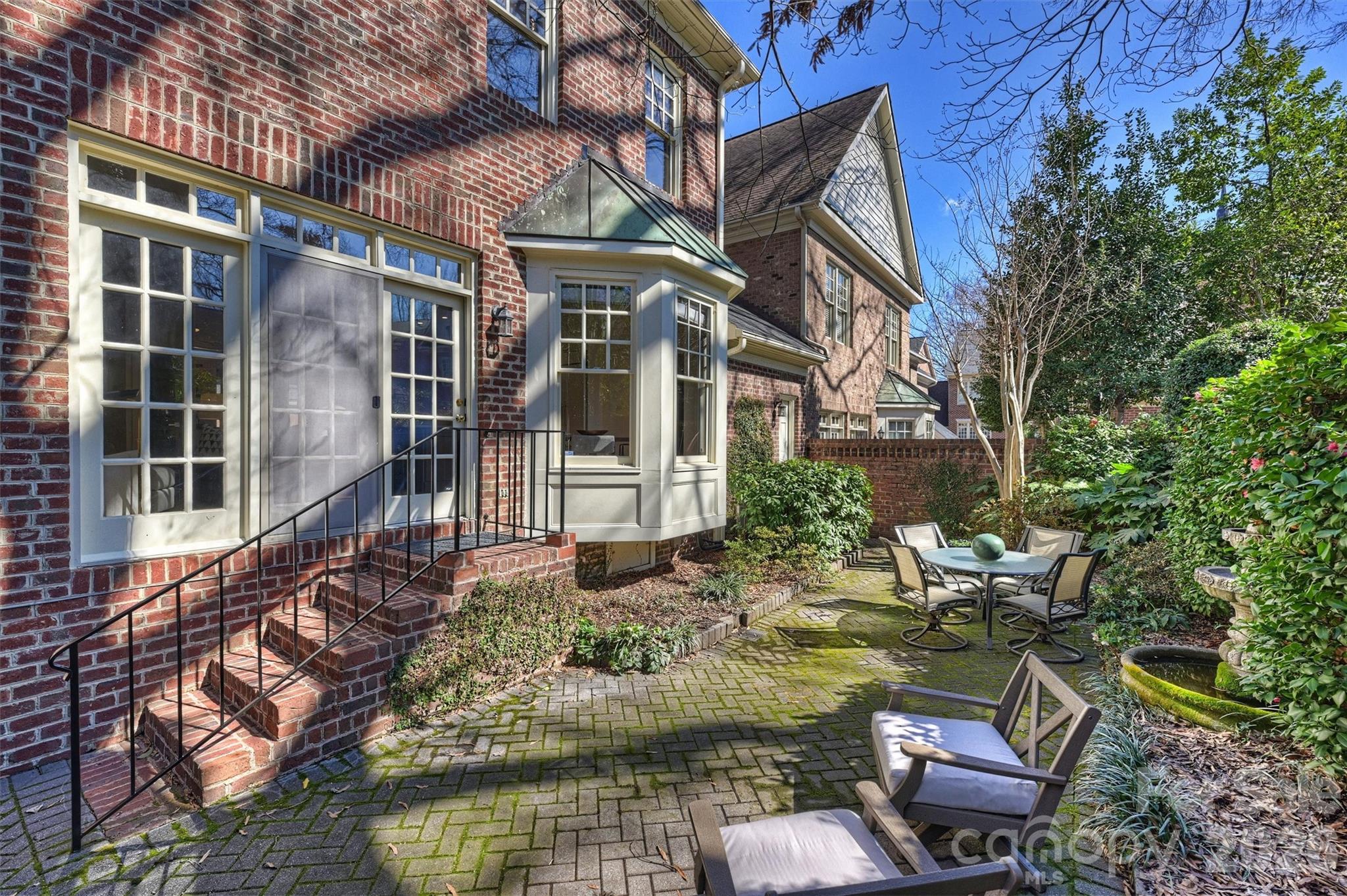 1244 Dilworth Crescent Row Charlotte NC 28203