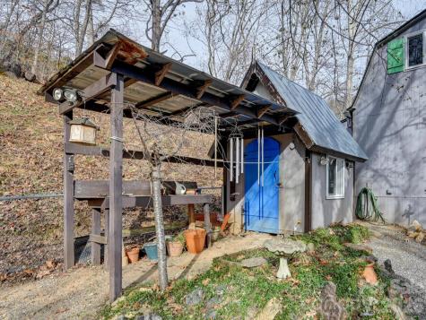 90 Davidson Gap Road Leicester NC 28748