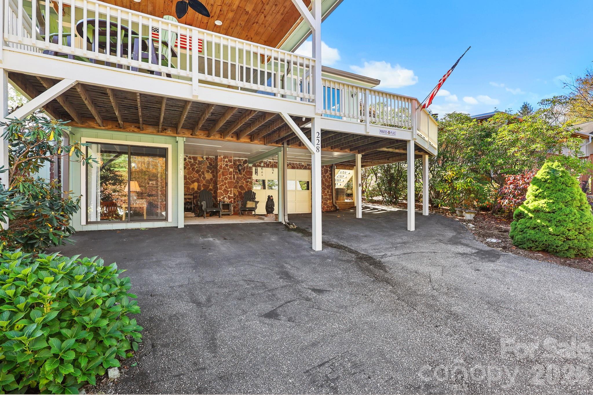 228 Snowshoe Loop Newland NC 28657