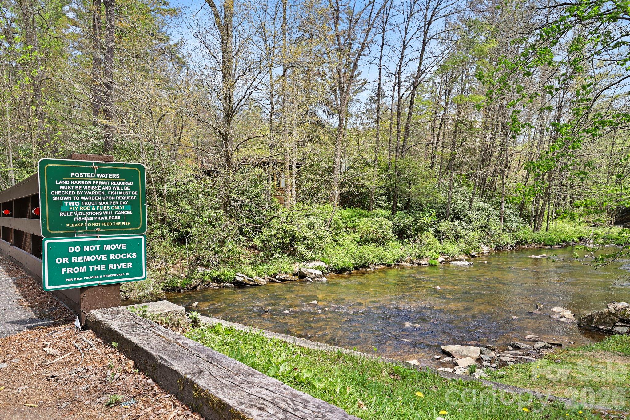 228 Snowshoe Loop Newland NC 28657