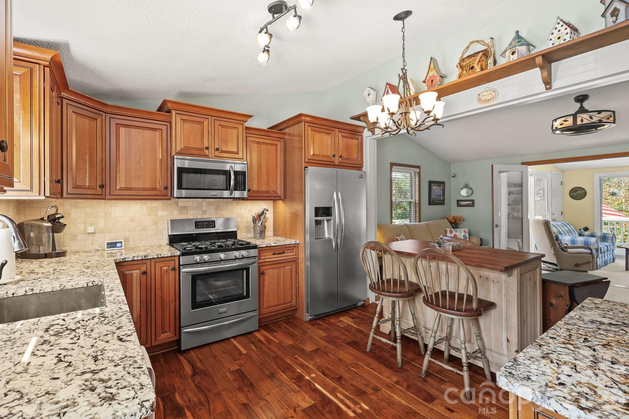 228 Snowshoe Loop Newland NC 28657