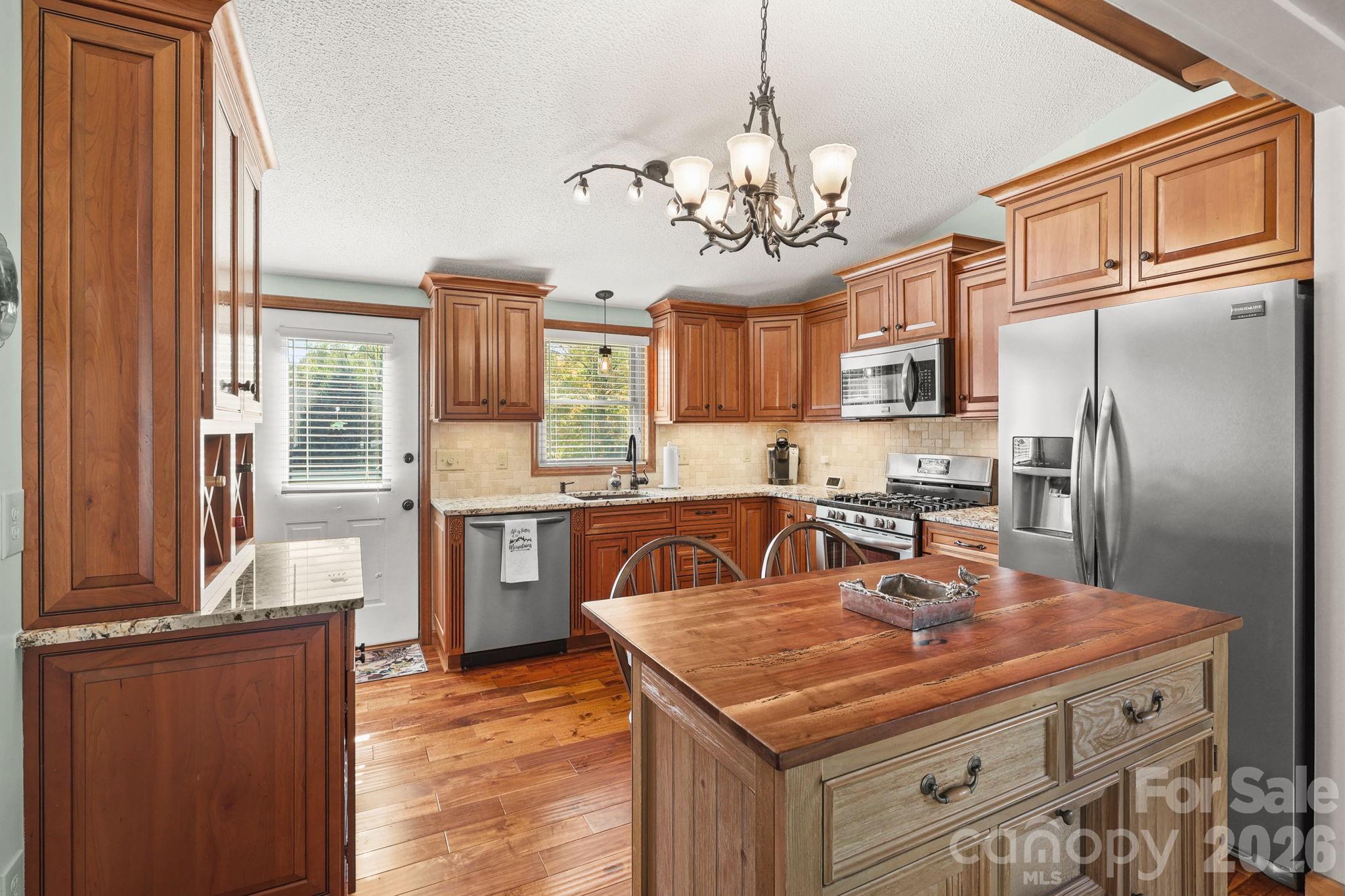 228 Snowshoe Loop Newland NC 28657