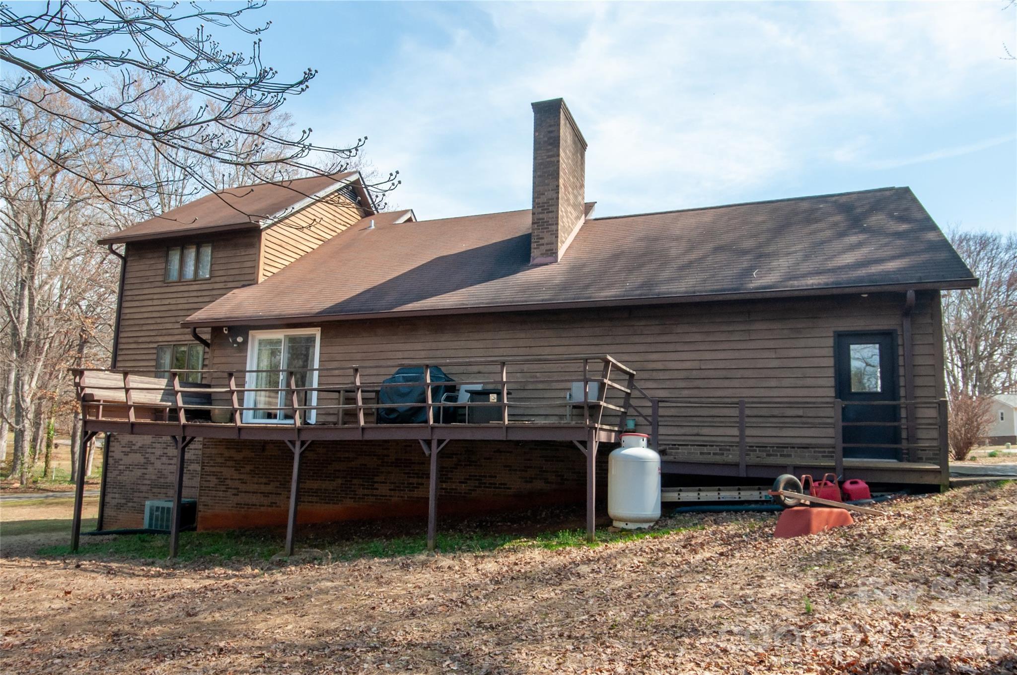 512 Forest Lane Yadkinville NC 27055