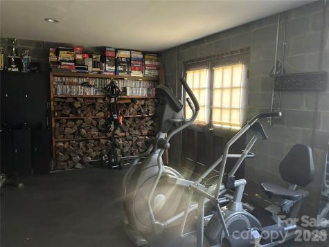 512 Forest Lane Yadkinville NC 27055