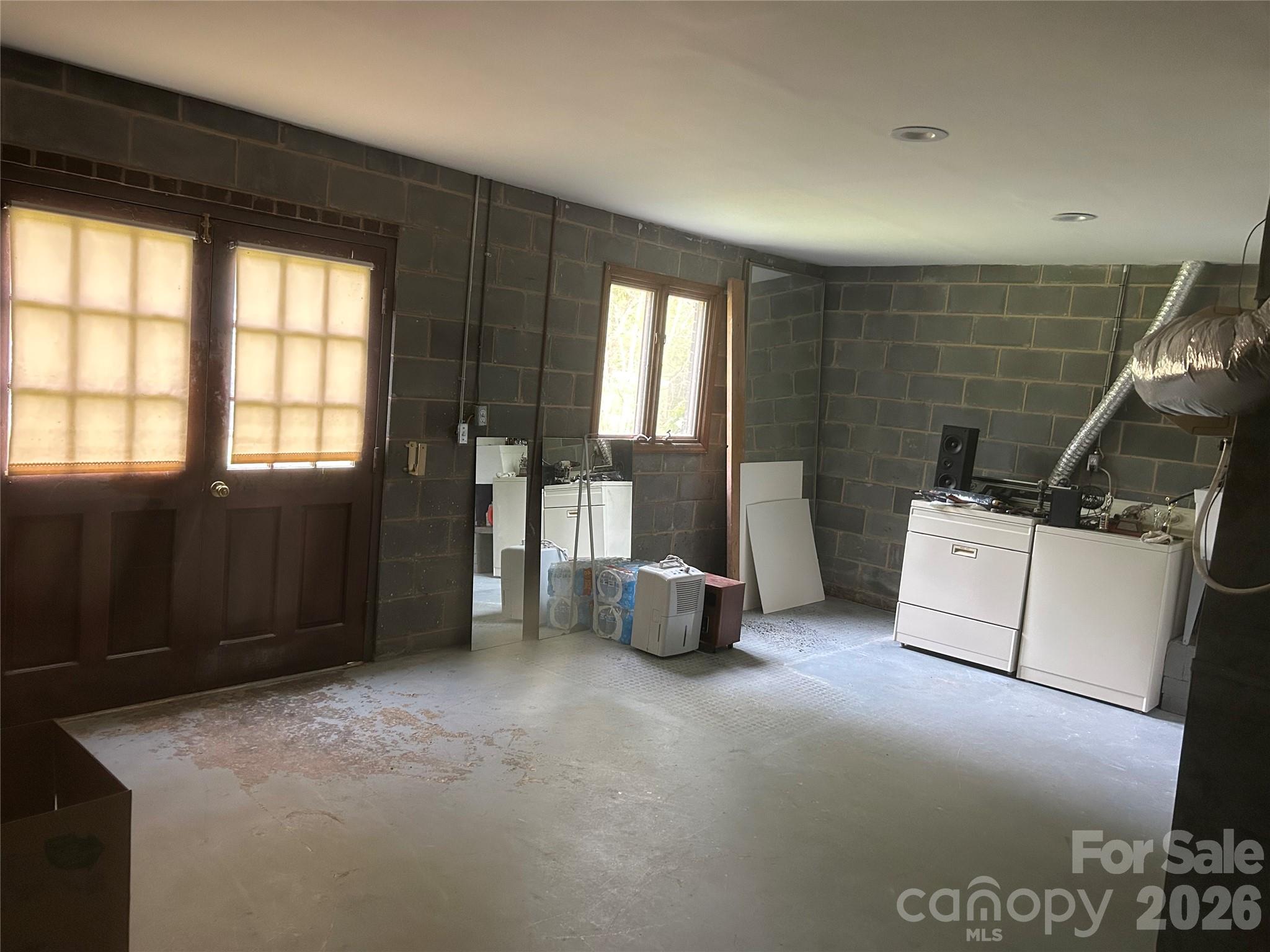 512 Forest Lane Yadkinville NC 27055