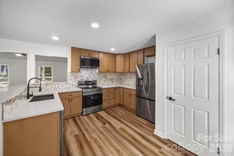 5043 Suwarrow Circle Tega Cay SC 29708