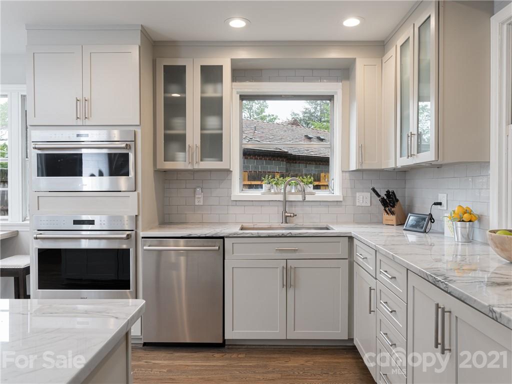 12 Kimberly Avenue Asheville NC 28804