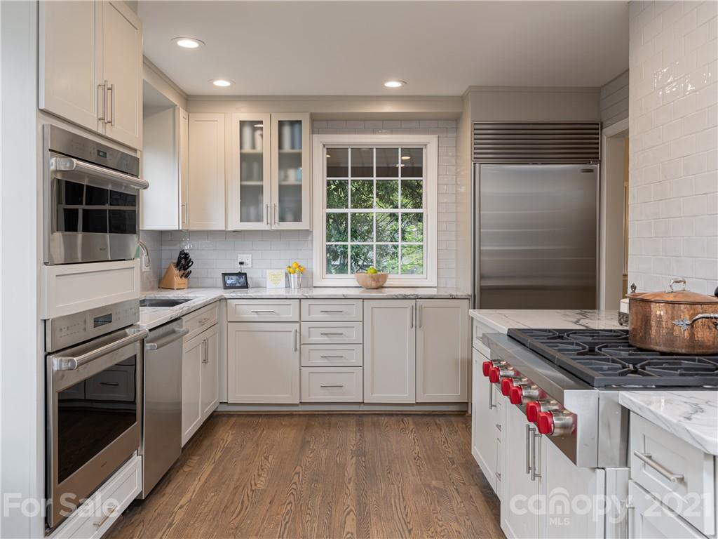 12 Kimberly Avenue Asheville NC 28804