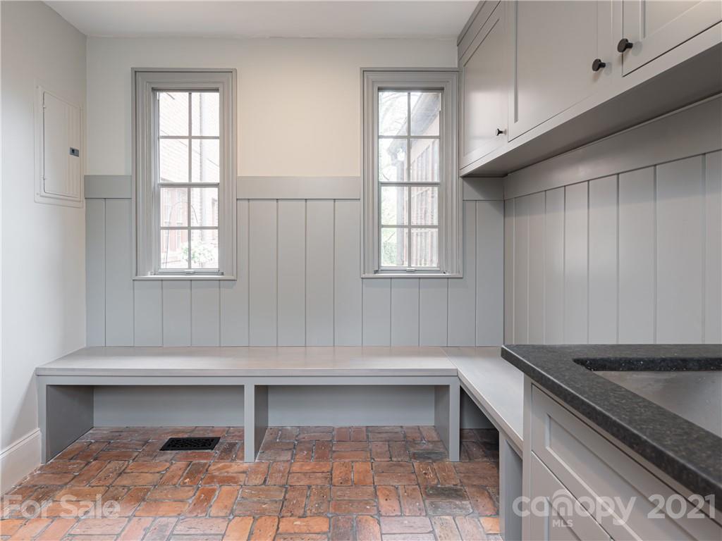 12 Kimberly Avenue Asheville NC 28804