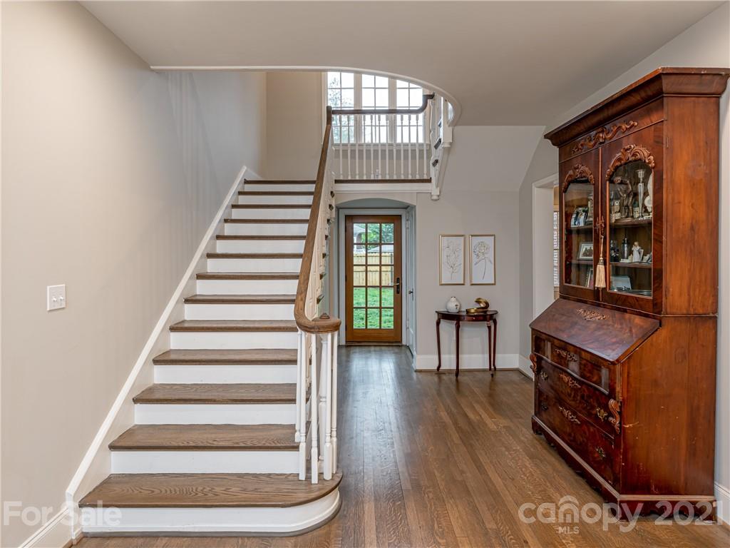 12 Kimberly Avenue Asheville NC 28804