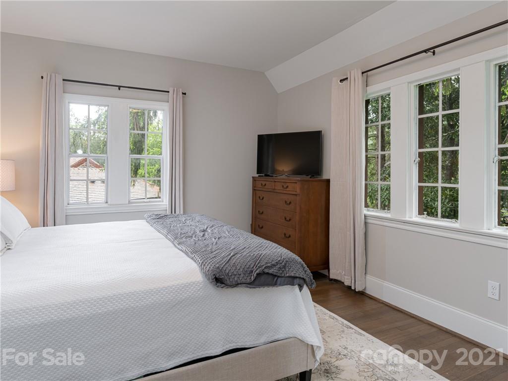 12 Kimberly Avenue Asheville NC 28804