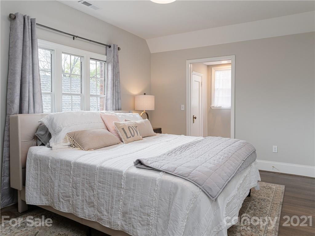 12 Kimberly Avenue Asheville NC 28804