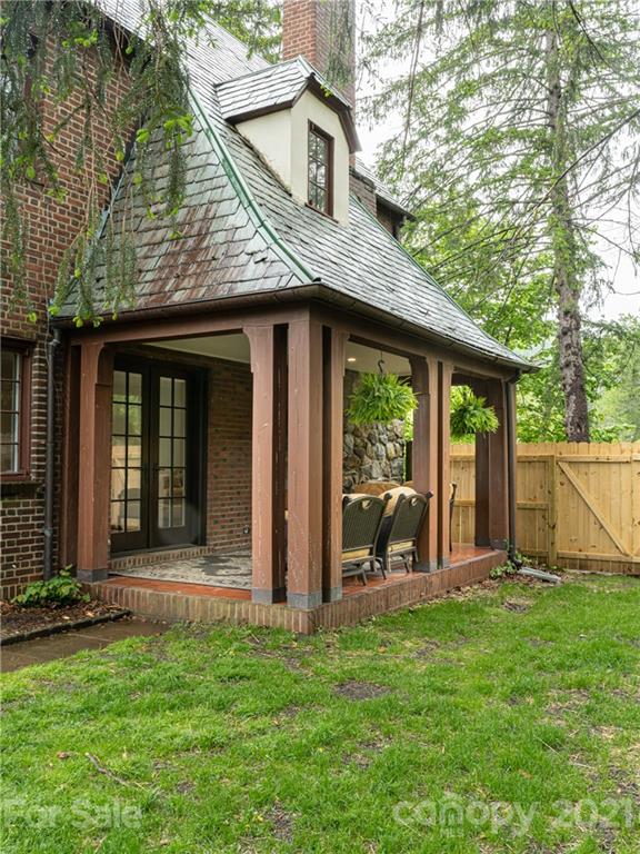 12 Kimberly Avenue Asheville NC 28804