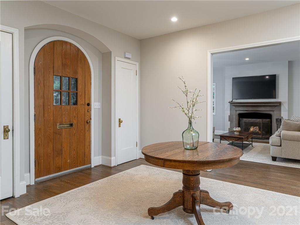 12 Kimberly Avenue Asheville NC 28804