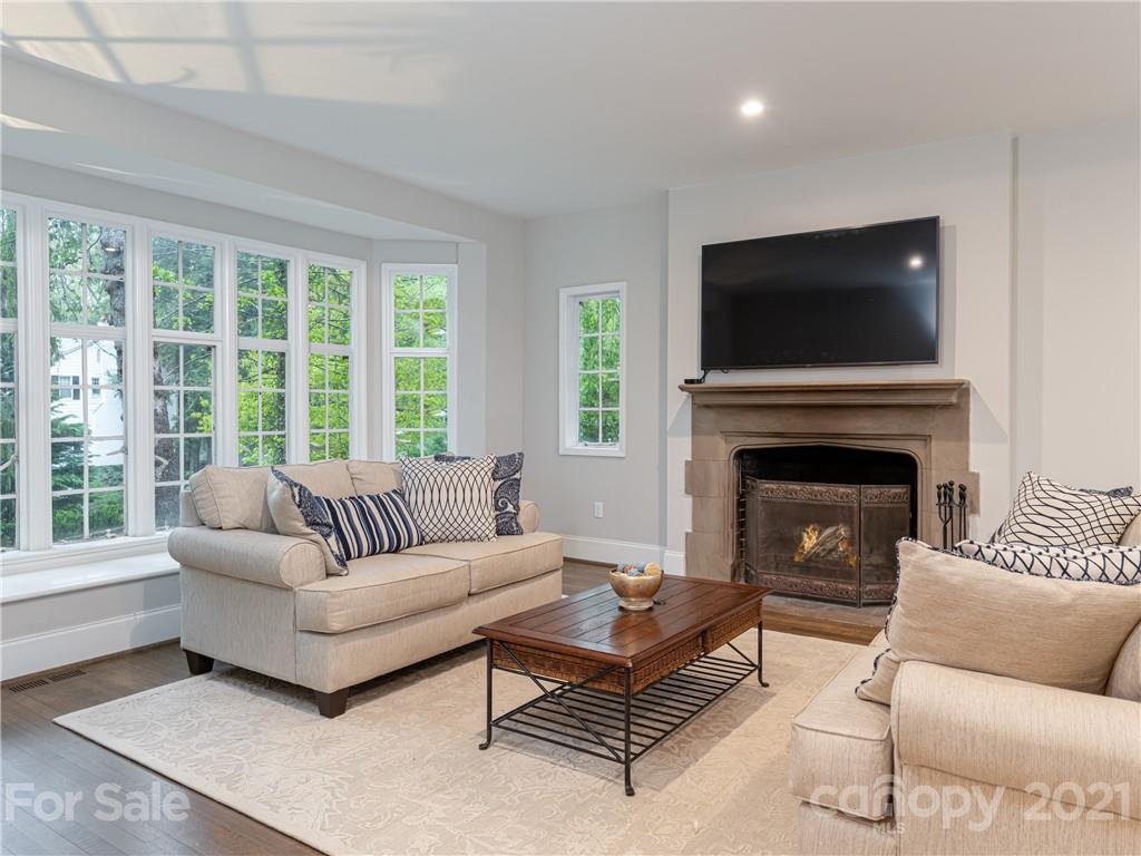 12 Kimberly Avenue Asheville NC 28804