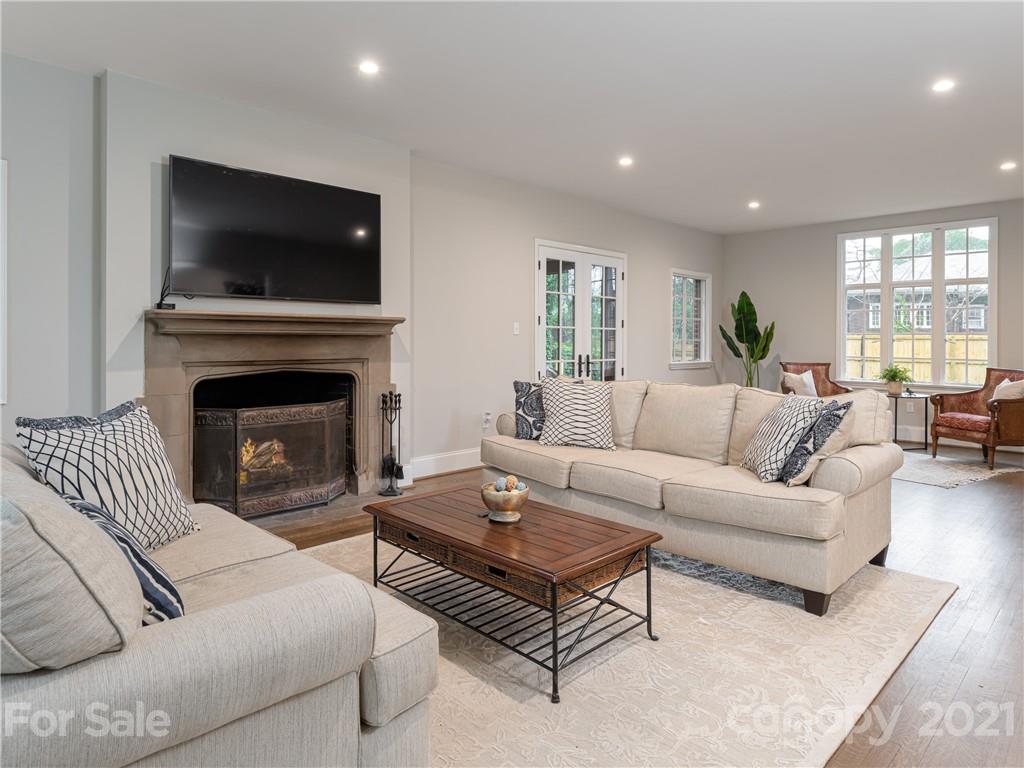 12 Kimberly Avenue Asheville NC 28804