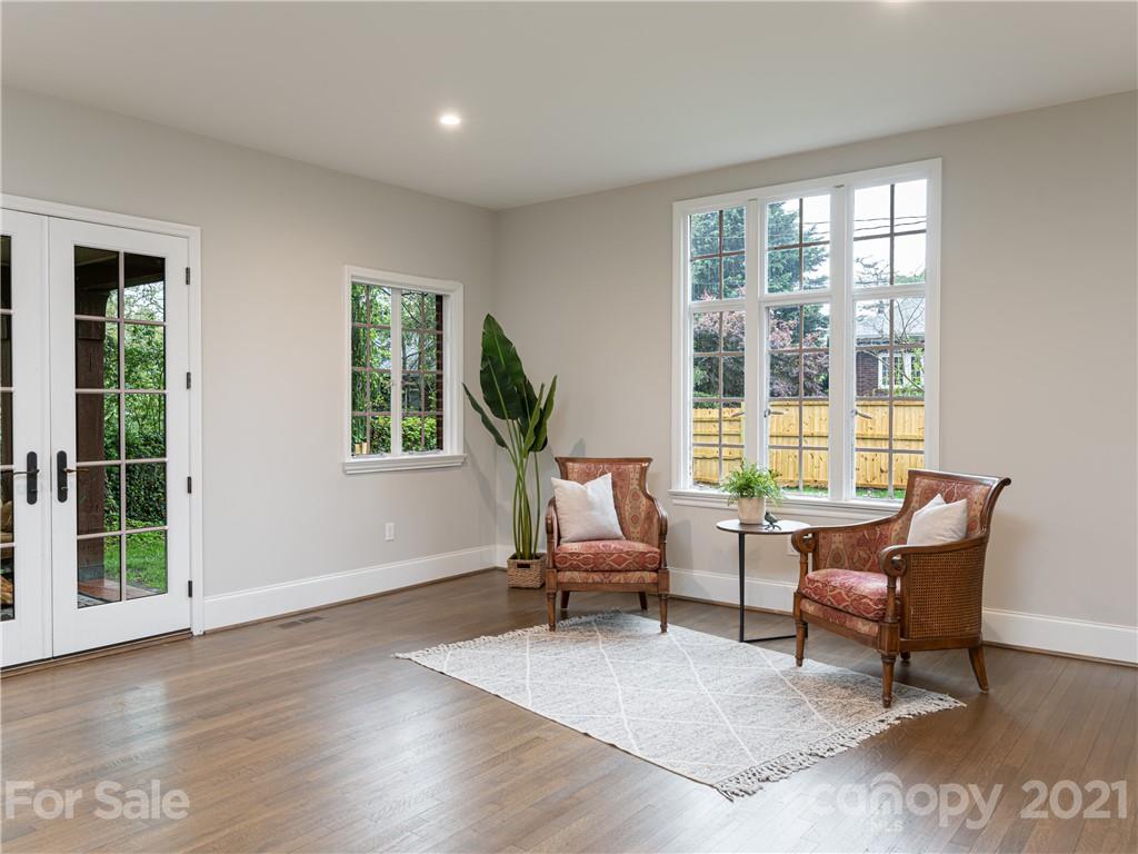 12 Kimberly Avenue Asheville NC 28804