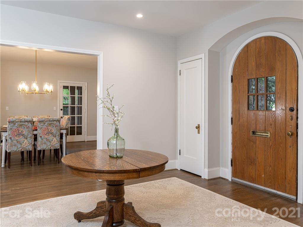 12 Kimberly Avenue Asheville NC 28804