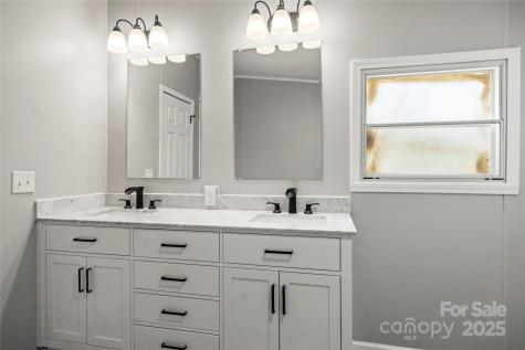 1133 Lynn Lane Catawba NC 28609