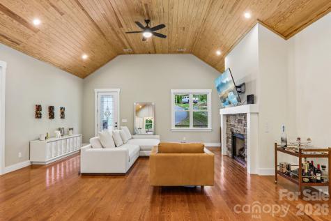 318 Cider Hill Lane Hendersonville NC 28792