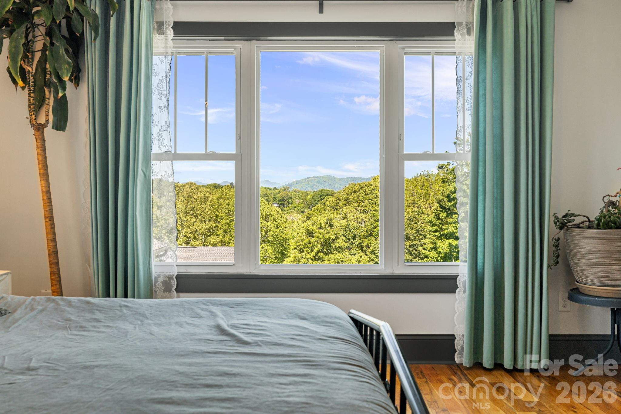17 Ora Street Asheville NC 28801