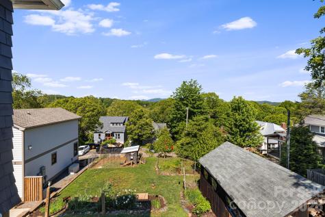 17 Ora Street Asheville NC 28801