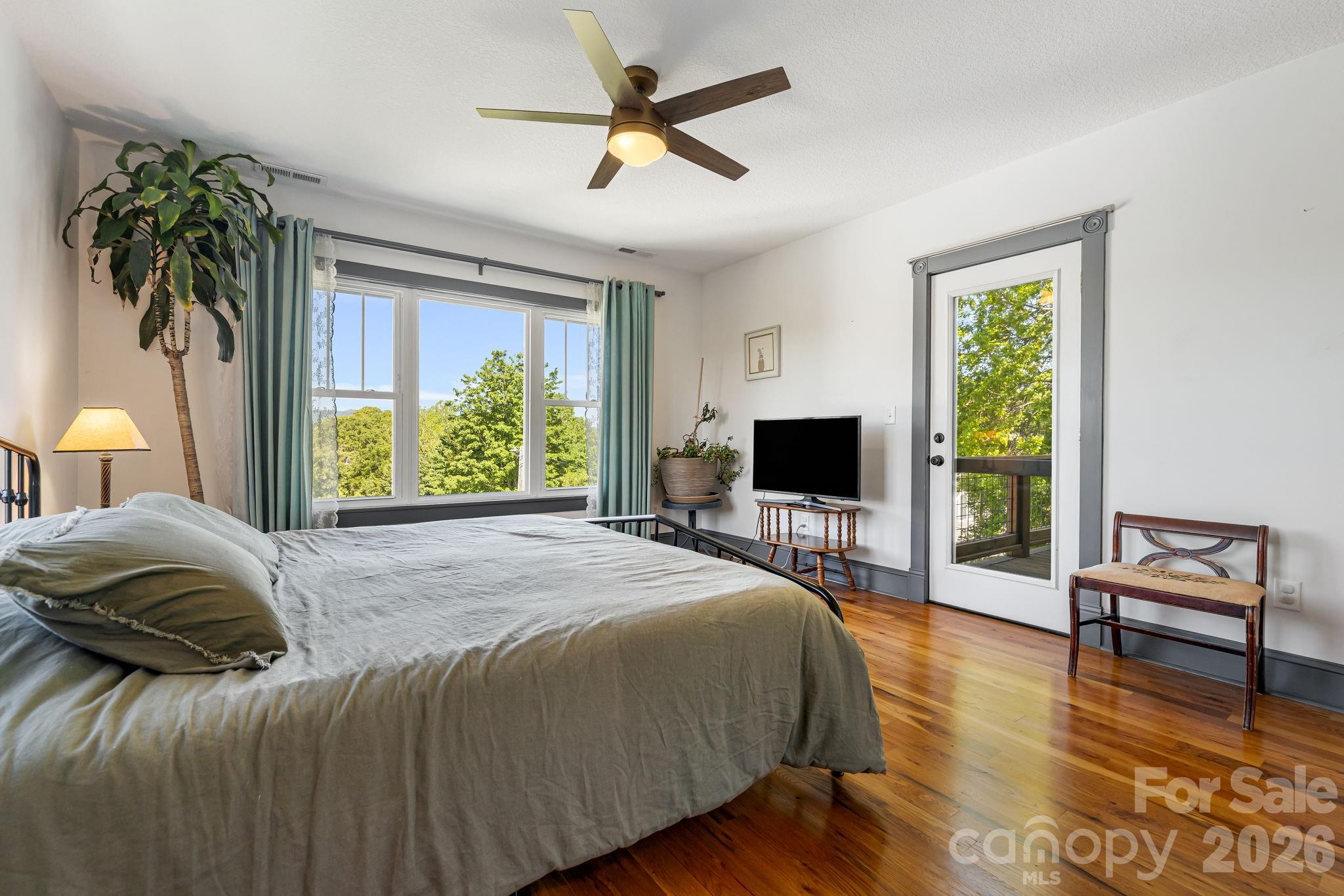 17 Ora Street Asheville NC 28801