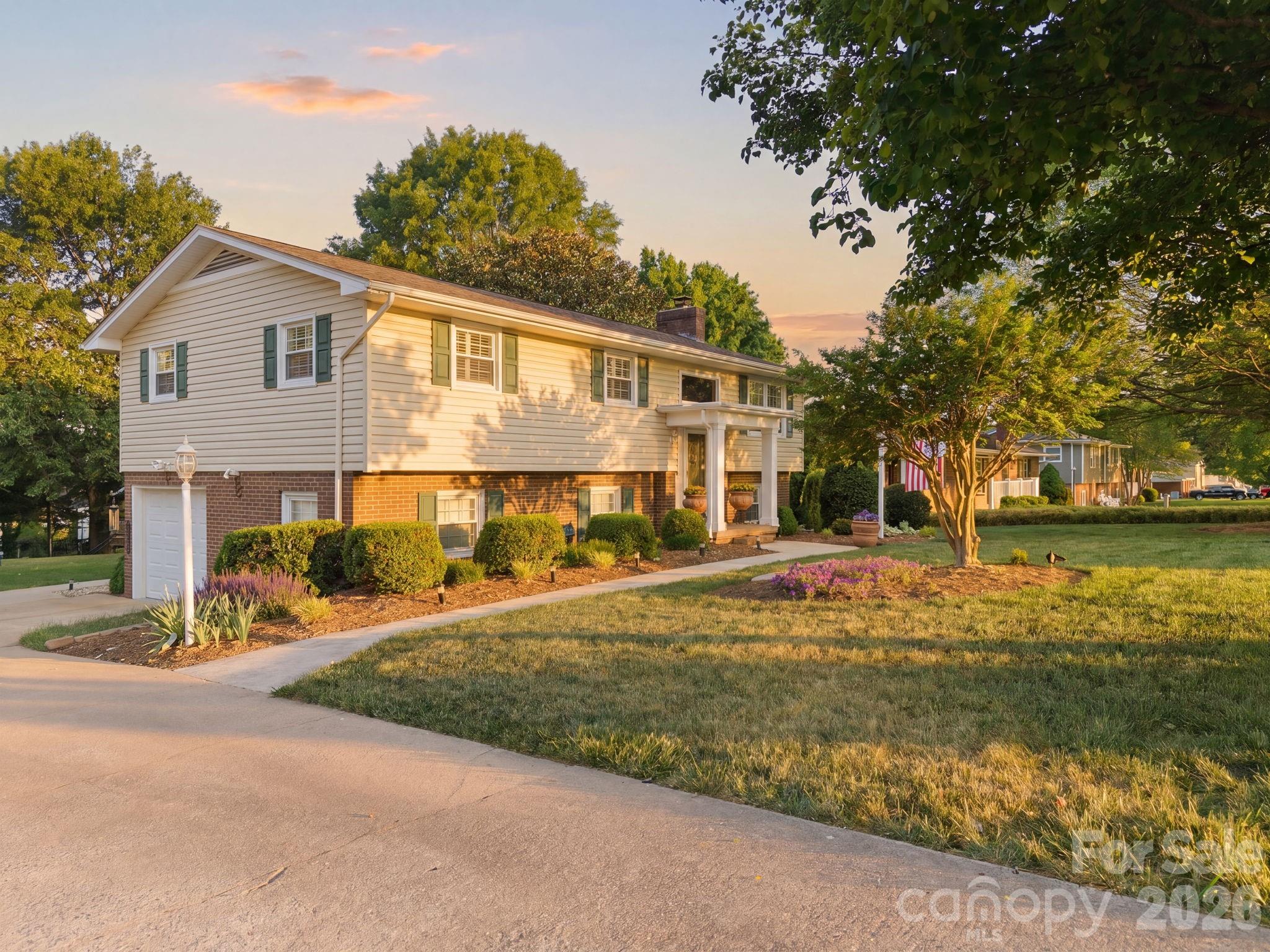 2340 24th Avenue NE Hickory NC 28601