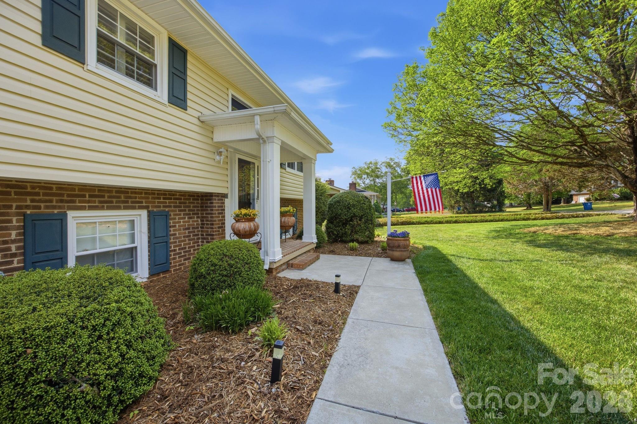 2340 24th Avenue NE Hickory NC 28601
