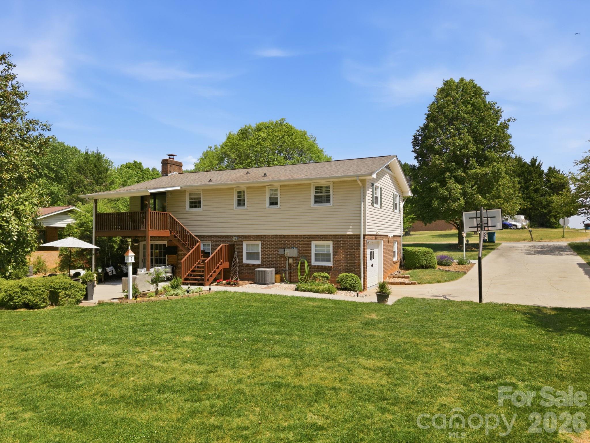 2340 24th Avenue NE Hickory NC 28601