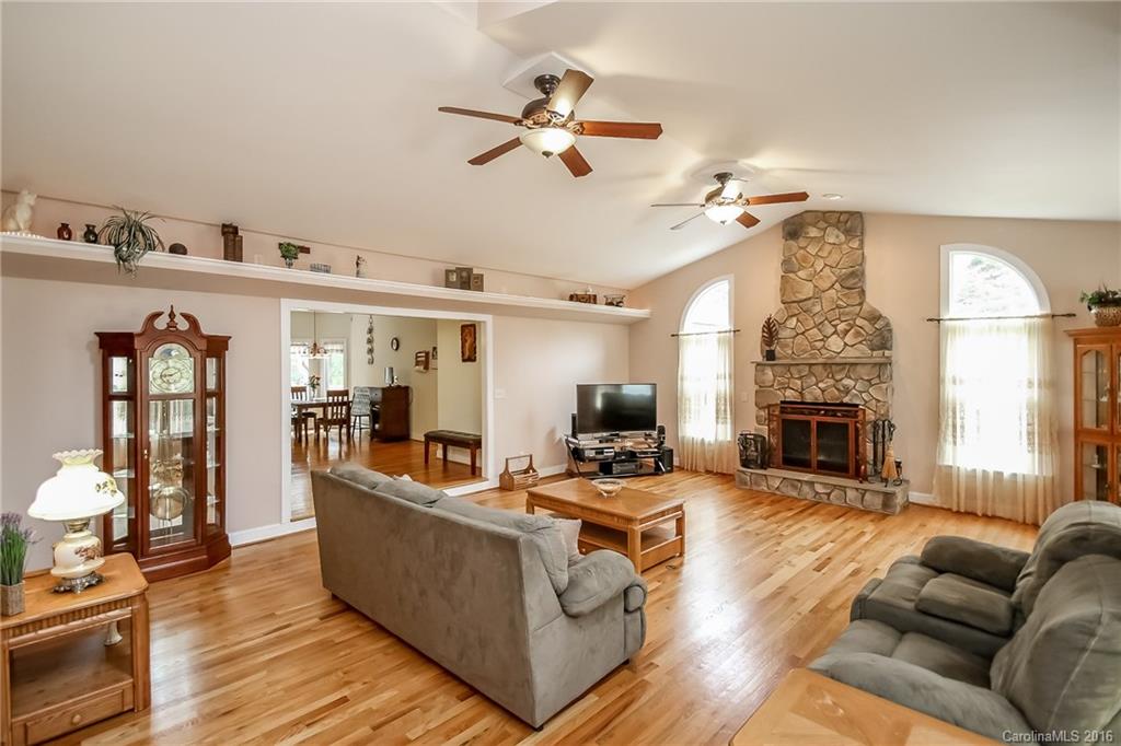 109 Folkstone Road Mooresville NC 28117