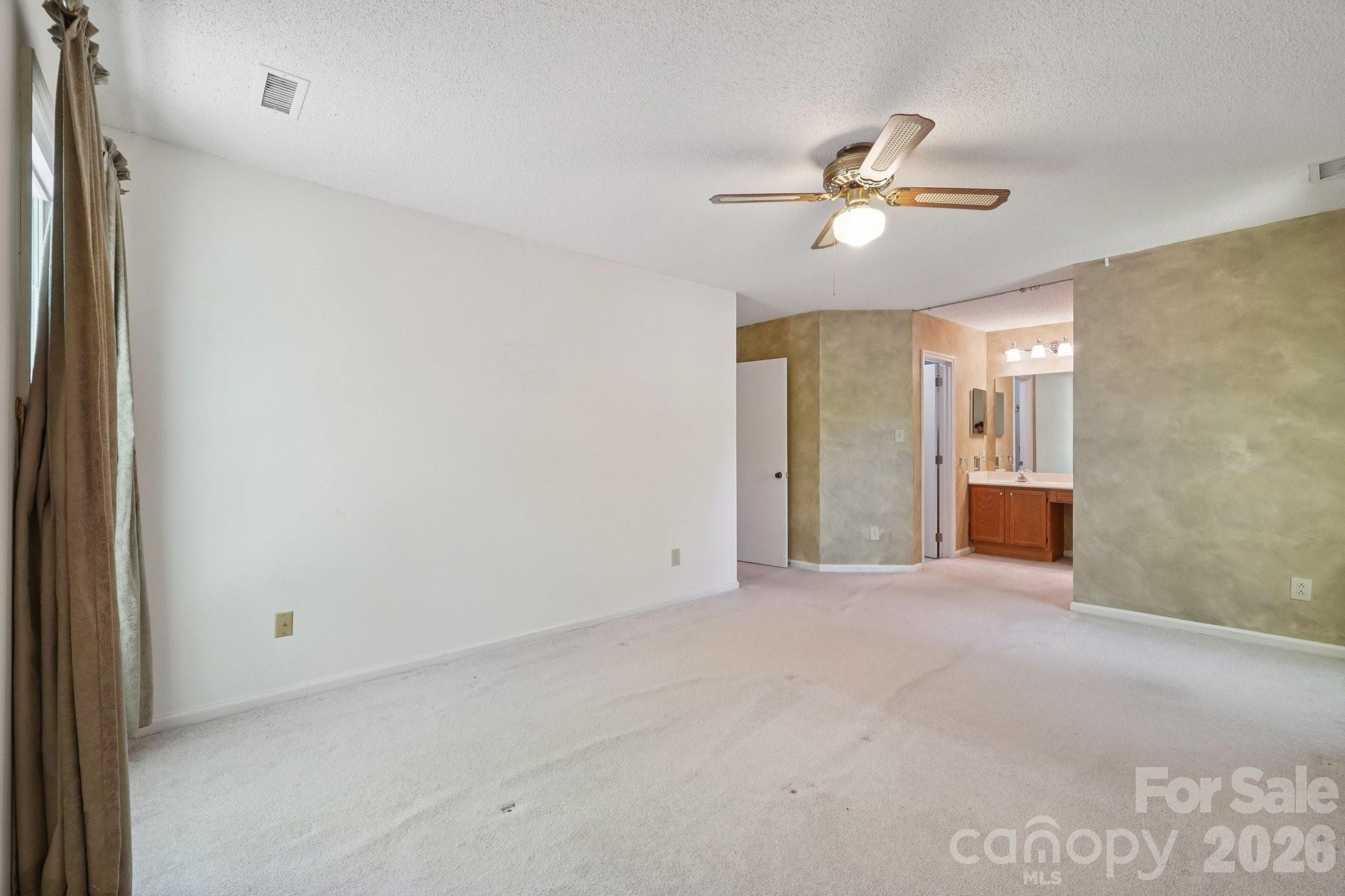 8801 Gamesford Drive Charlotte NC 28277