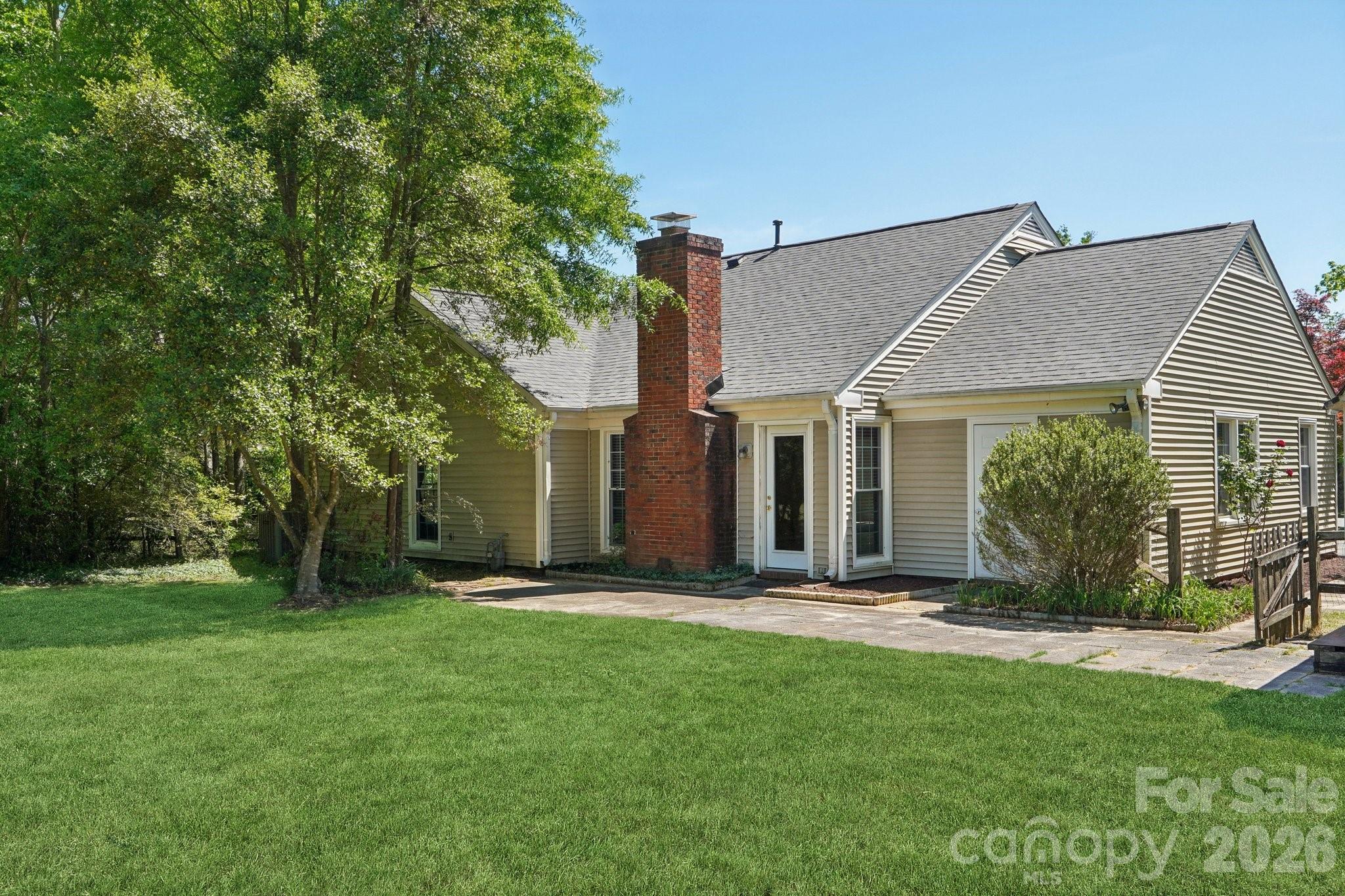 8801 Gamesford Drive Charlotte NC 28277