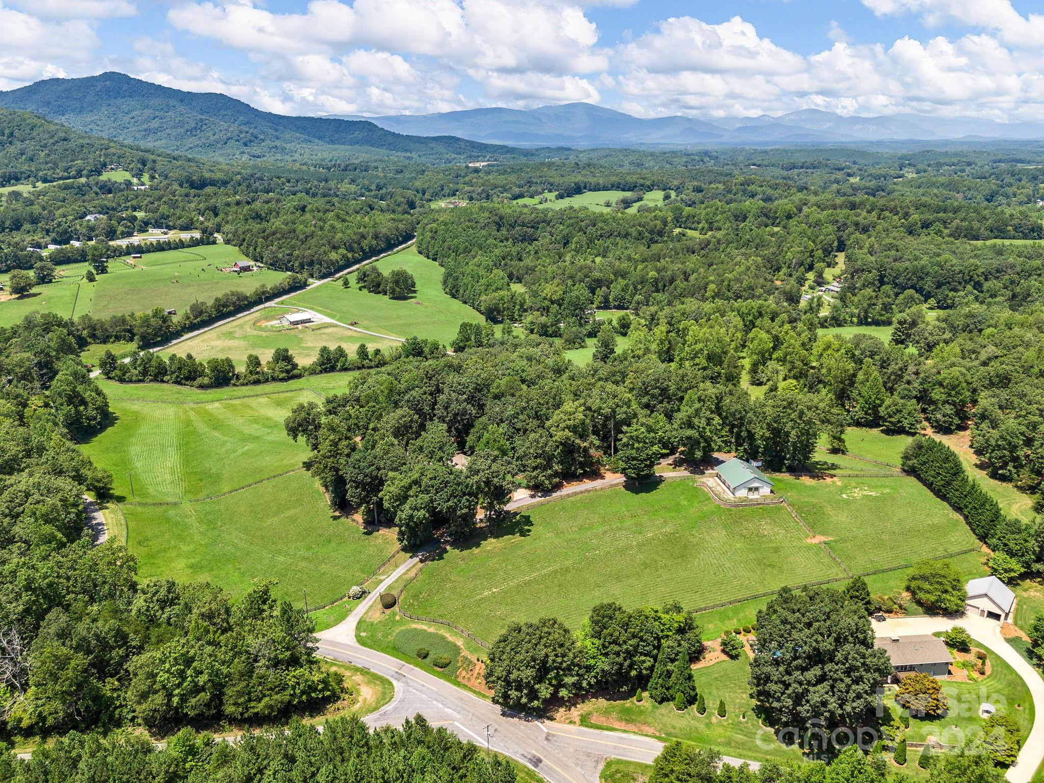 699 Bill Collins Road Columbus NC 28722