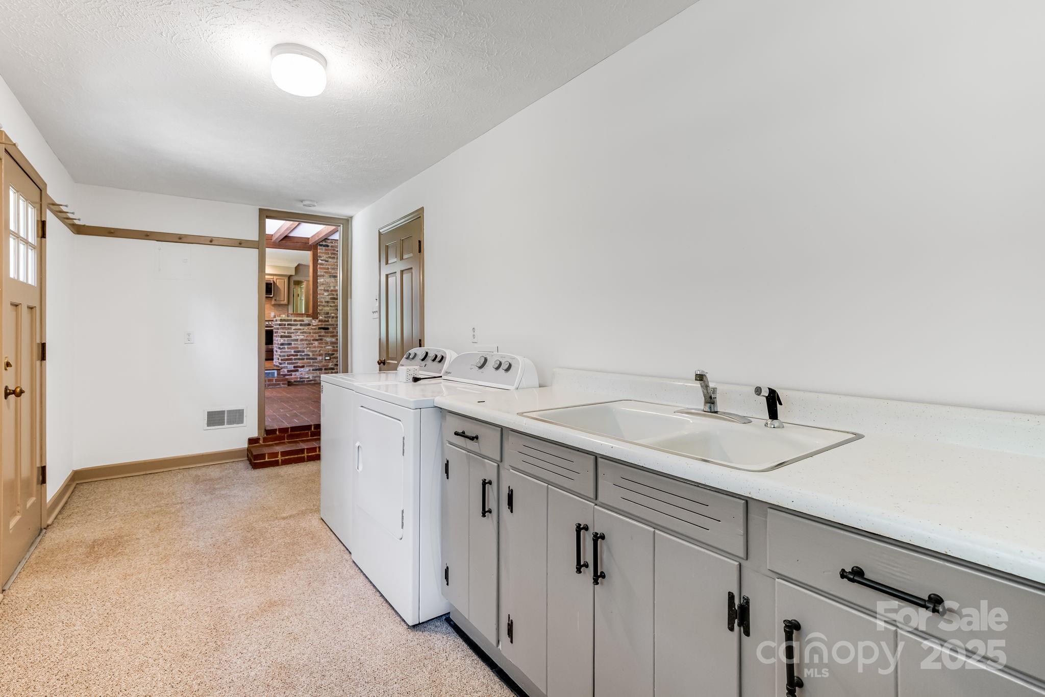 2 Honey Drive Asheville NC 28805