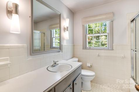 2 Honey Drive Asheville NC 28805