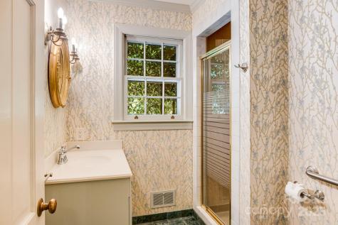 2 Honey Drive Asheville NC 28805