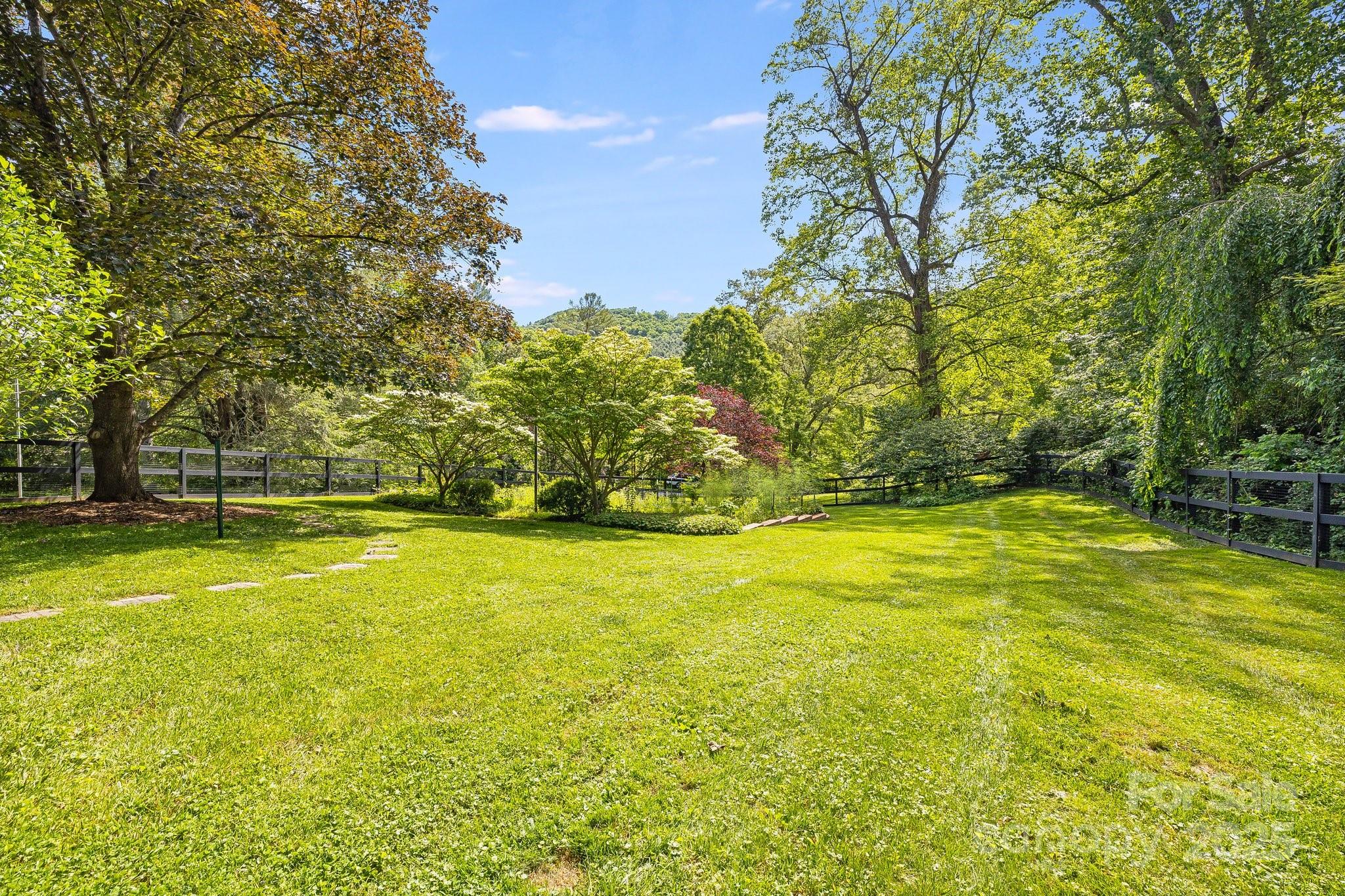 2 Honey Drive Asheville NC 28805