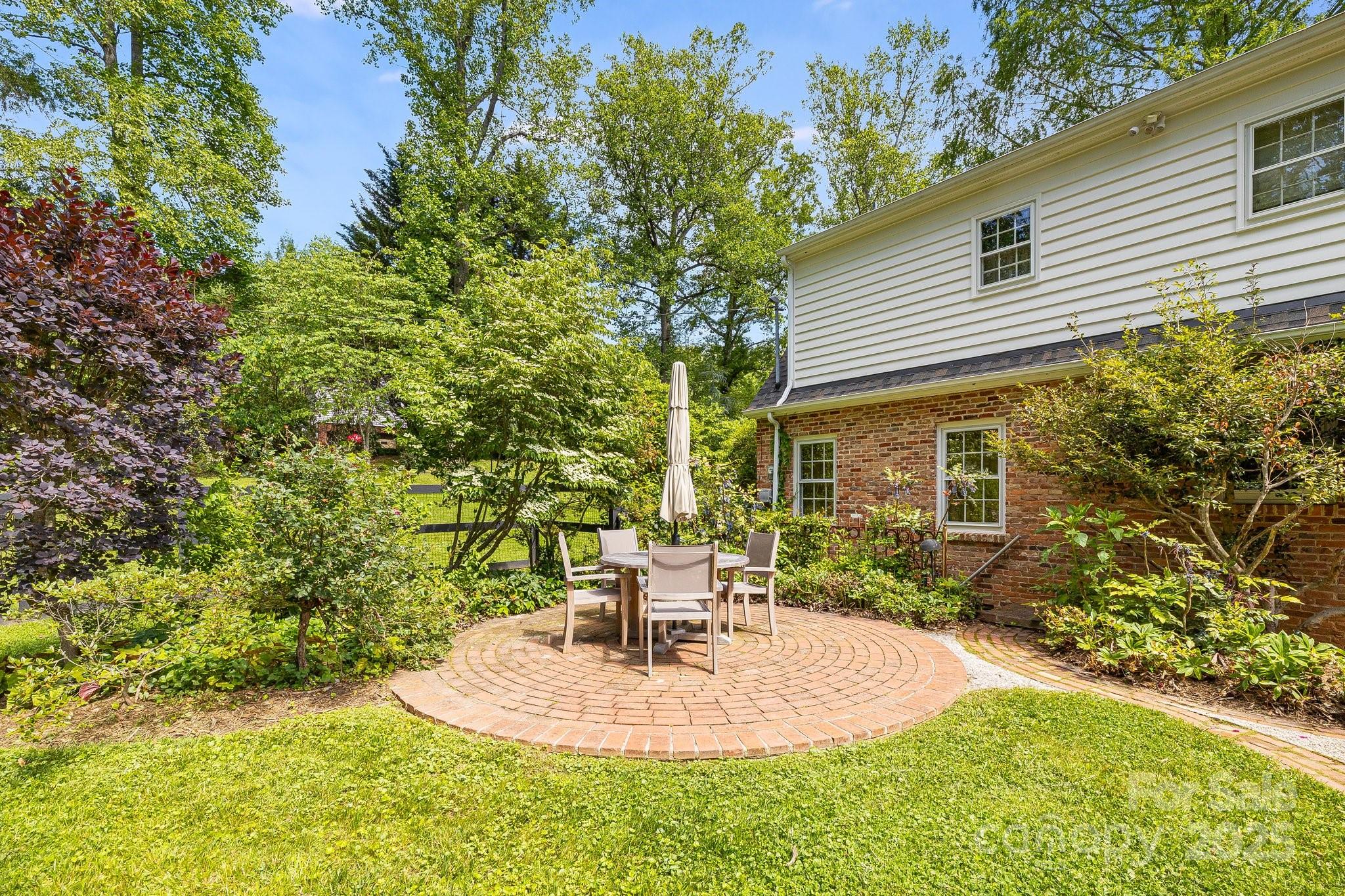 2 Honey Drive Asheville NC 28805