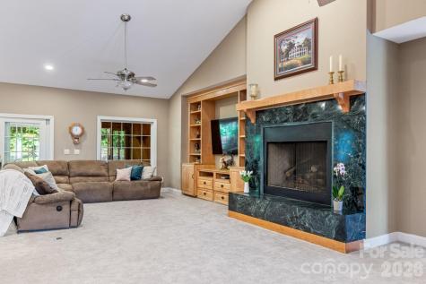 6 Grouse Terrace Fairview NC 28730