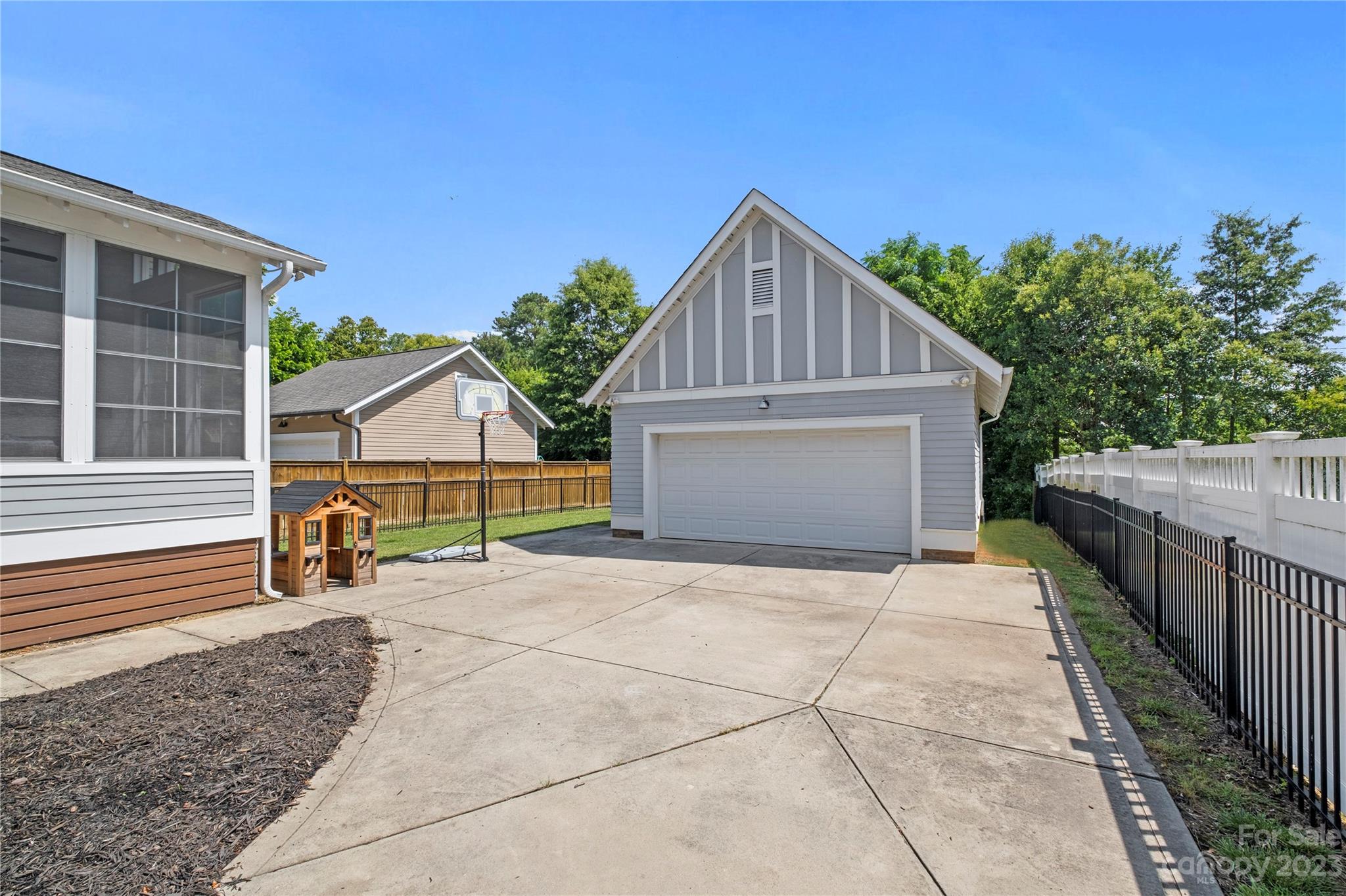 525 Marsh Road Charlotte NC 28209