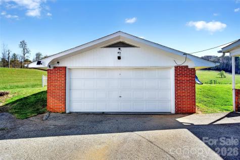 1511 White Oak Road Bakersville NC 28705