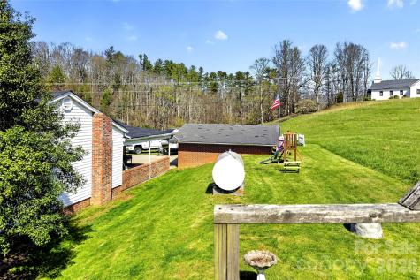 1511 White Oak Road Bakersville NC 28705